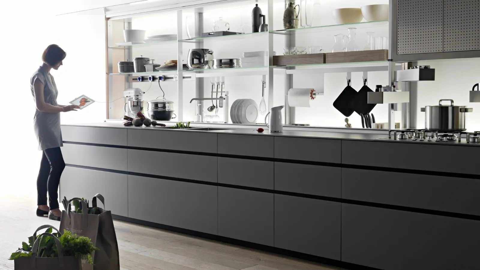 Cucina Design in vetro Artematica Vitrum Grigio Cemento 02 di Valcucine