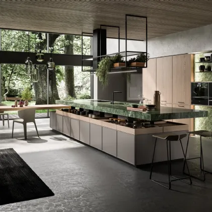 Cucina Design con isola in laccato, legno e marmo Line di Nova Cucina