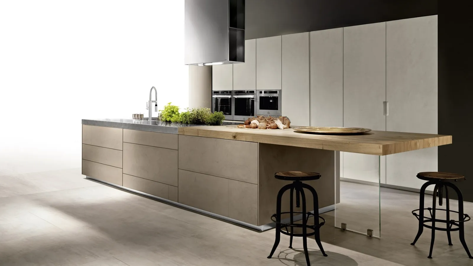 Cucina Design con isola in laminato finitura cemento, legno e acciaio Limha Cemento di Miton