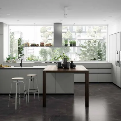 Cucina Design con penisola MK1 05 in Fenix, Rovere e vetro bronzato di Nova Cucina