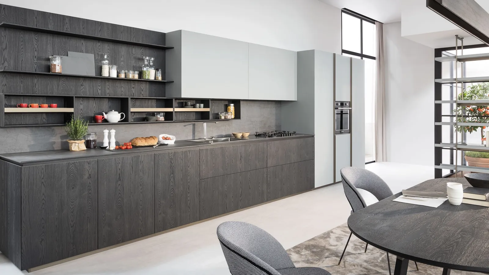 Cucina Design lineare in rovere Vulcano e laccato opaco Segni 02 di Zampieri Cucine