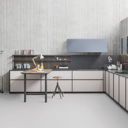 Cucina Design angolare in vetro acidato canapa e top in granito XP 04 di Zampieri Cucine