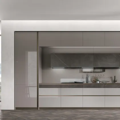 Cucina Moderna lineare Aliant v06 in vetro lucido Salina e Neolith Calatorao Silk di Stosa